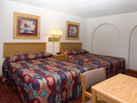 North Country Inn & Suites Mandan Экстерьер фото